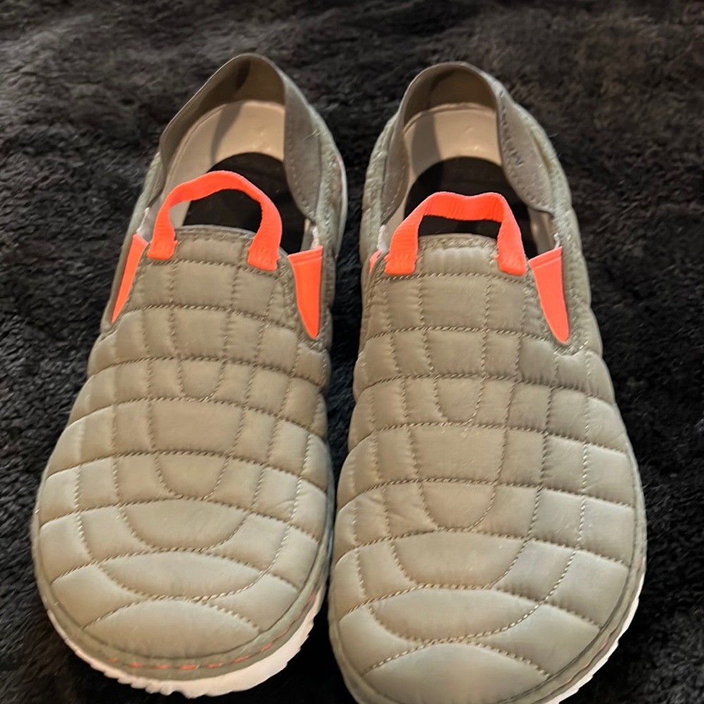 Merrell Hut Moc Quilted Shoes (8) EUC